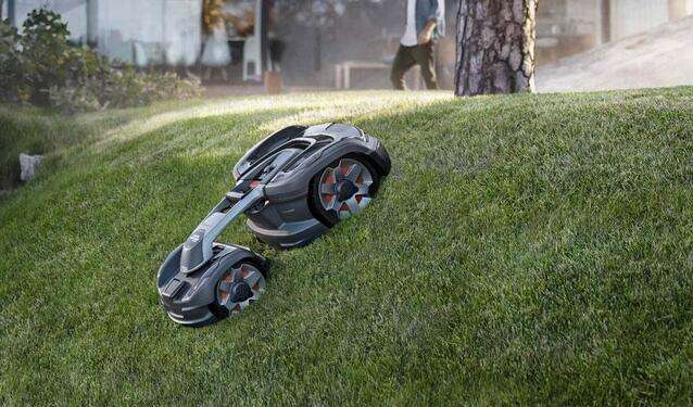 HUSQVARNA AUTOMOWER lawn mower