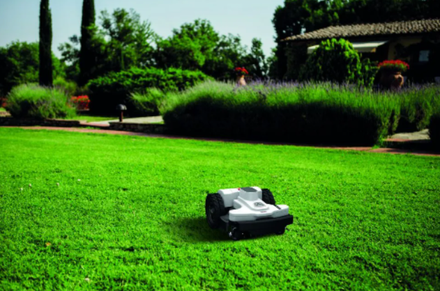 7 Amazing Benefits of robotic lawn mowers